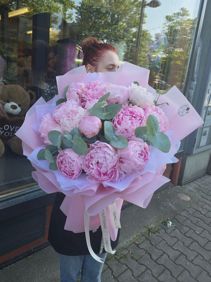 Luxusní kytice z růžových pivoněk