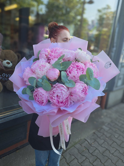 Luxusní kytice z růžových pivoněk